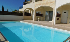 2 bedroom townhouse in Peyia