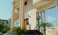 Large 6 bedroom villa with swimming pool for sale in Agia Fyla