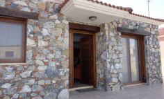 3 bedroom furnished bungalow with pool and big garden for sale in Louvaras 