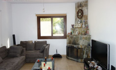 3 bedroom furnished bungalow with pool and big garden for sale in Louvaras 