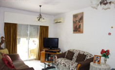 Spacious 3 bedroom flat for sale in Mesa Geitonia 