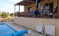2 bedroom bungalow with pool in vassa kelakiou. Limassol 