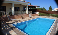 Beautiful villa with pool in Episkopi, Limassol 