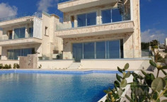 Lovely 3 bedroom villa with swimming pool for sale in Kissonerga