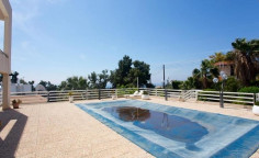 Large 6 bedroom house with swimming pool for sale in Agios Tychonas