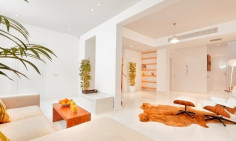 Spacious 4 bedrooms house with swimming pool for sale in Agios Tychonas