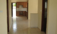 3 bedroom maisonette with swimming pool for sale in Chloraka
