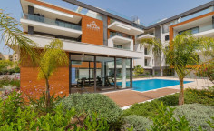 Large 3 bedroom penthouse with swimming pool for sale in Papas Supermarket