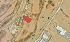 Large commercial for sale in Geri