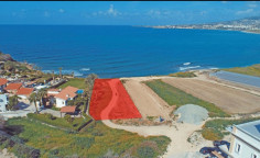 Beautiful 4 bedrooms house with swimming pool for sale in Coral Bay