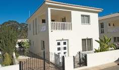 Spacious 3 bedrooms house with swimming pool for sale in Ayia Napa
