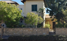 Beautiful 3 bedroom house with swimming pool for sale in Aphrodite Hills