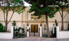 5 bedroom house with swimming pool for sale in Ekali