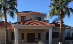 5 bedroom furnished house with swimming pool for sale in Zakaki