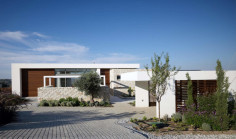 Beautiful 3 bedroom house with swimming pool for sale in Tsada