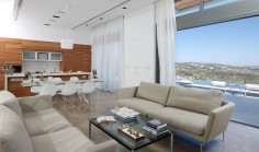 Beautiful 3 bedroom house with swimming pool for sale in Tsada