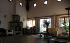 5 bedroom house with swimming pool for sale in Moniatis