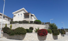 Luxury 3 bedroom house with swimming pool for sale in Tala