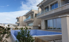 Beautiful 3 bedroom house with swimming pool for sale in Kissonerga