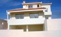 Lovely 3 bedrooms house with swimming pool for sale in Pissouri
