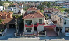 Luxury 4 bedroom house with swimming pool for sale in Aradippou