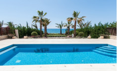 5 bedroom villa on the beach in Limassol 