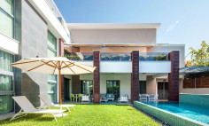 5 bedroom villa with private swimming pool in luxury complex in Amathounda 