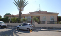 Large 4 bedrooms house for sale in Strovolos