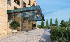 3 bed apartment with swimming pool for sale in Amathus area