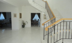 Spacious 4 bedroom house with swimming pool for sale in Latsia