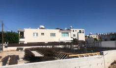 Spacious 2 bedroom apartment with swimming pool for sale in Tombs of the Kings