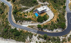4 bedroom villa with private infinity pool in Mathikoloni 4 bedroom villa with private infinity pool in Mathikoloni