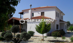 4 bedroom house with swimming pool for sale in Lythrodontas
