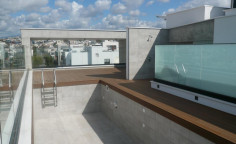 Luxury new 4-bedroom penthouse in city center 