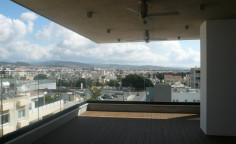 Luxury new 4-bedroom penthouse in city center 
