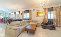 4 bed villa in Agios Athanasios 