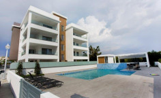 Spacious 3 bedroom apartment with swimming pool for sale in Germasogeia Tourist Area