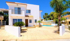 3 bedroom furnished house with swimming pool for sale in Paralimni