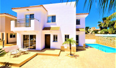 3 bedroom furnished house with swimming pool for sale in Paralimni