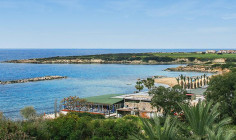 Luxury 5 bedroom villa with swimming pool for sale in Coral Bay