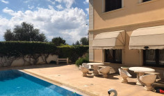 Spacious 4 bed house with swimming pool for sale in Strovolos