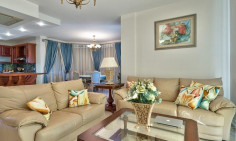 5 bedroom house with swimming pool to rent in Agios Tychonas