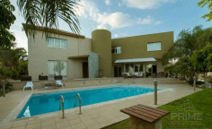 4 bedroom furnished villa with swimming pool to rent in Agios Athanasios
