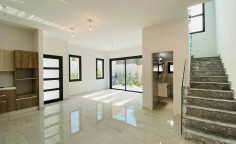 Detached 2 bedroom house 