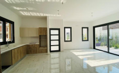 Detached 2 bedroom house 