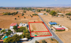 Two residential fields with big frontage in Palaiometocho, Nicosia , Nicosia