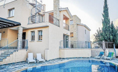Luxury 3 bedrooms furnished house with swimming pool for sale in Poli Crysochous