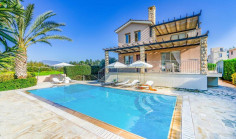 Spacious 4 bedroom furnished house with swimming pool for sale in Poli Crysochous