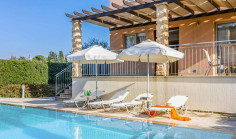 Spacious 4 bedroom furnished house with swimming pool for sale in Poli Crysochous