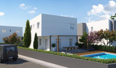 Spacious 3 bedroom bungalow with swimming pool for sale in Xylofagou